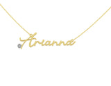 Collana con scritta in oro giallo in elegante corsivo e diamante