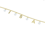 G42 | Bracciale con una o più lettere in oro e perle bianche